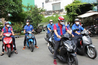 Ra mắt 'Đội shipper tình nguyện' 700 thành viên tại TP HCM 