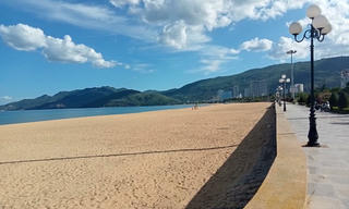 Bình Định cấm tắm biển, dừng phục vụ ăn uống tại chỗ đối với xe khách, người ngoài tỉnh