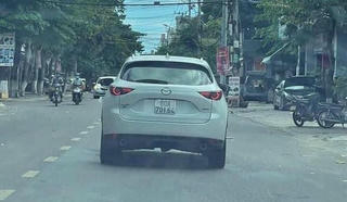Tài xế xe ô tô vượt chốt kiểm dịch, ép cảnh sát té ngã dương tính với ma túy