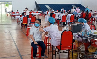 Nhân viên y tế công lập ở Bình Định dừng làm việc ngoài giờ tại các phòng khám tư nhân