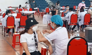 Bình Định ưu tiên tiêm vaccine cho phụ nữ mang thai, bà mẹ đang cho con bú