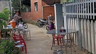 Đang sửa máy lọc nước, nhân viên bị con chủ nhà chém tử vong