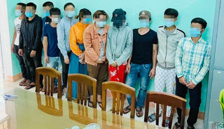 Tụ tập 'xả stress' trong mùa dịch COVID-19, nhóm thanh niên bị phạt 165 triệu đồng