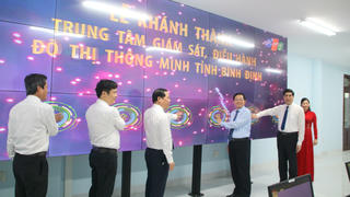 Khai trương Trung tâm Giám sát, điều hành đô thị thông minh tỉnh Bình Định
