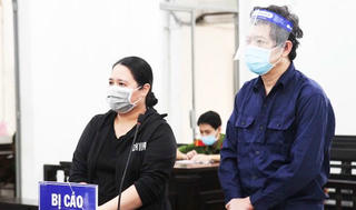 31 năm tù cho đôi vợ chồng lừa xin việc để chiếm đoạt tài sản