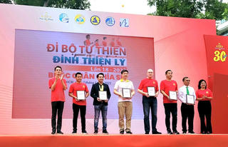 Vinataxi đồng hành cùng chương trình “Đi bộ từ thiện Đinh Thiện Lý” lần thứ 18 - 2023