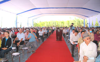 Người dân Lộ Diêu được nghe về chủ trương tổ hợp dự án gang thép Long Sơn gần 2,6 tỷ USD