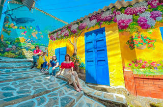 Đường tranh bích họa ở làng chài cổ Nhơn Lý hút khách du lịch