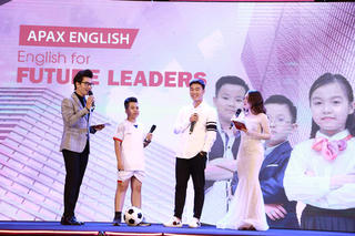 Đội trưởng U23 Lương Xuân Trường “truyền lửa” trong lễ tốt nghiệp vinh danh 400 học sinh xuất sắc của Apax English