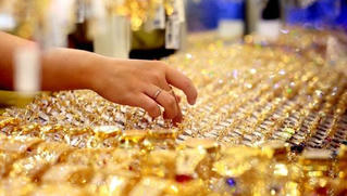 Tăng gần 1,8 triệu đồng/lượng tuần qua, dự báo giá vàng 'nóng' trong tuần tới