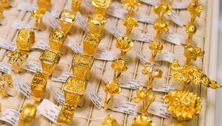Giá vàng trong nước trượt sâu, qua khỏi mốc 46 triệu đồng/lượng