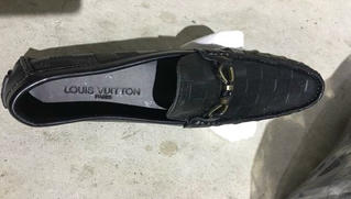 Hà Nam: Phát hiện cơ sở sản xuất lượng lớn giày dép nam giả nhãn hiệu nổi tiếng