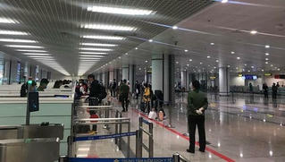 Cảng hàng không quốc tế Nội Bài dự kiến đón 276 khách từ nước ngoài trở về trong ngày 23/3