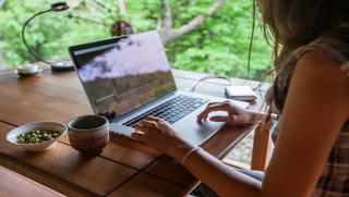 Bộ Công Thương bác bỏ thông tin "phạt nặng người bán hàng online"