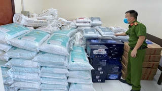 Phát hiện gần 25.000 chiếc bỉm trẻ em không rõ nguồn gốc đang trên đường tiêu thụ