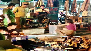 Bắt giữ 2 đối tượng vận chuyển gần 4.400 bao thuốc lá điếu nhập lậu là hàng cấm