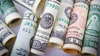 Giá USD ngày 20/5: Tiếp tục sụt giảm cả thế giới lẫn trong nước
