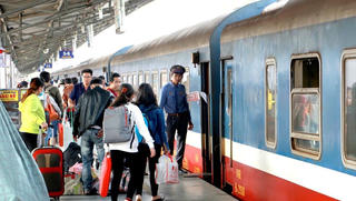 Đường sắt giảm sâu giá vé tàu du lịch Nha Trang, Quy Nhơn