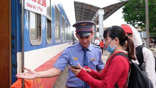 Từ 15/7, có thể mua vé tàu trên ứng dụng trên điện thoại