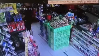Danh tính người đàn ông bôi nước bọt lên các gói thực phẩm khô trong siêu thị tại Đà Nẵng