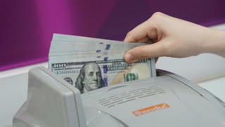 Tỷ giá ngoại tệ hôm nay 4/8: Giá USD trong nước ít biến động