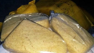 Bắt giữ ô tô chở 1,1 tấn ruốc bông không rõ nguồn gốc 