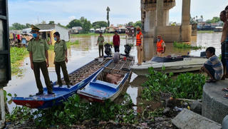 Bỏ lại đàn heo hơi trị giá hàng trăm triệu đồng khi thấy lực lượng quản lý thị trường kiểm tra