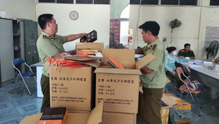 Phú Yên tạm giữ 1.600 bánh Trung Thu và hơn 2 tấn hàng lậu