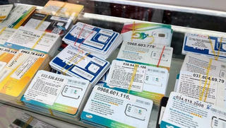 Quản lý thị trường “vào cuộc” kiểm tra việc mua, bán sim kích hoạt sẵn