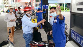 Giá xăng RON 92 giảm nhẹ, RON 95 giữ nguyên từ 15h chiều nay