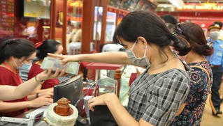 Giá vàng “nhích" nhẹ phiên đầu tuần