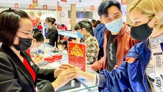 Giá vàng hôm nay, 10/3: Giá vàng trong nước bị “nhấn sâu”, giới đầu tư có nên bắt đáy?