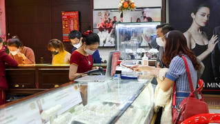 Giá vàng hôm nay, 12/3: SJC “bật mạnh” hơn nửa triệu đồng/lượng chỉ sau một đêm