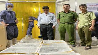 100kg tôm được bơm tạp chất Agar