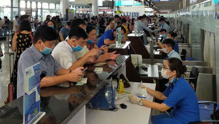 Hỗ trợ người tiêu dùng hoàn hoặc đổi vé máy bay trong đợt bùng phát dịch Covid-19 lần thứ 3