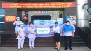 Cô Gái Hà Lan tiếp tục mang 450.000 ly sữa tiếp sức cho tâm dịch