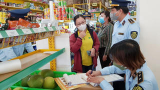 Lập biên bản một cửa hàng Bách Hóa Xanh tại Sóc Trăng bán hàng cao hơn giá niêm yết