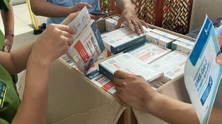 Thu giữ hơn 3.000 que test nhanh COVID-19 trôi nổi trên thị trường