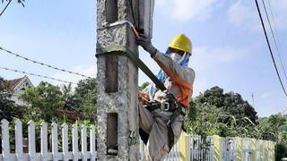 Lịch cắt điện Bình Định ngày mai (21/7): Nhiều khu vực huyện Phù Cát bị ngừng cấp điện để dựng cột, thay xà điện