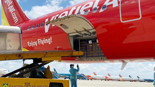 Chuyến bay Vietjet chở 200 máy thở cao cấp, hiện đại từ Đức đã hạ cánh