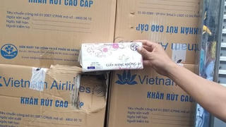 Phát hiện 13.200 gói Khăn rút có dấu hiệu giả nhãn hiệu “Vietnam Airlines”