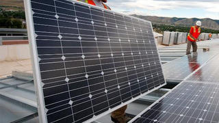 Mỹ điều tra chống lẩn tránh thuế và chống trợ cấp với pin năng lượng mặt trời Việt Nam