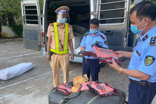 Kịp thời ngăn chặn 860kg xúc xích nhập lậu đang trên đường đi tiêu thụ