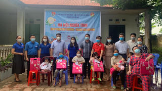 Bảo Ngọc mang Trung thu yêu thương đến với thiếu nhi khuyết tật huyện Thanh Oai