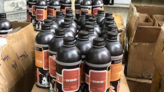 Gần 600 chai sữa tắm Tesori d'oriente giả chờ ngày hết giãn cách để tung ra thị trường