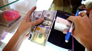Tỷ giá ngoại tệ hôm nay 28/10: Đồng USD quốc tế tăng trở lại