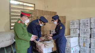 Thu giữ 1.800 kg dược liệu không rõ nguồn gốc