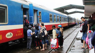 Mở bán vé các đoàn tàu địa phương dịp Tết Nhâm Dần 2022