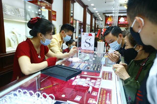 Liên tục giảm, giá vàng tuần tới có tăng trở lại?