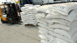 Gia hạn điều tra chống lẩn tránh phòng vệ thương mại với đường mía thêm 2 tháng